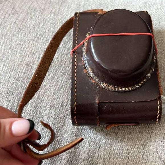 Wirgin Edinex Camera with Leather Case - Picture 5 of 8